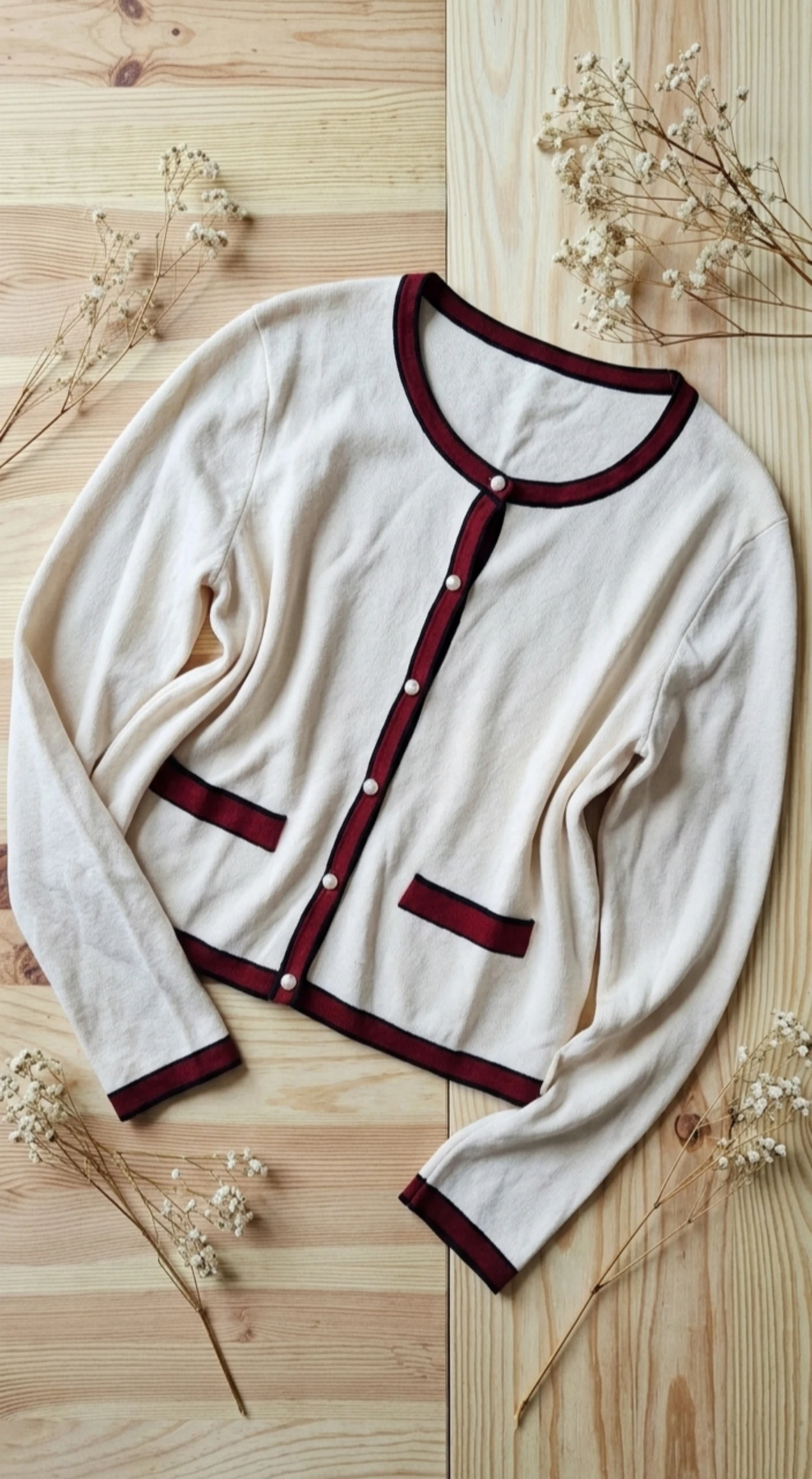 🤍 Magnifique cardigan LIU JO écru au style chic et intemporel